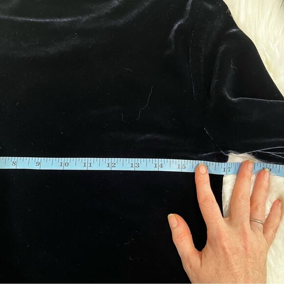 NEW BCBGMaxAzria Navy Velvet Silk Long Sleeve Boatneck Longline Top Sz XS NWOT - Picture 13 of 14